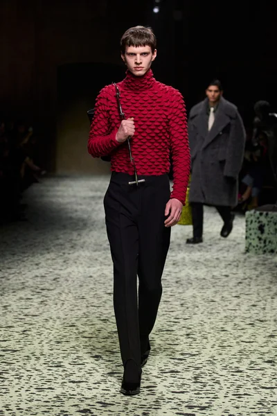 Look 30